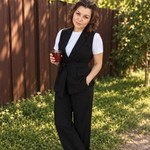 Anna, 35