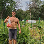Andrey, 44